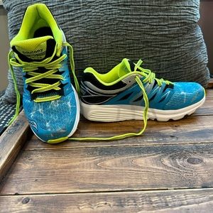Saucony Zealot 2 - Kids size 4.5 wide
